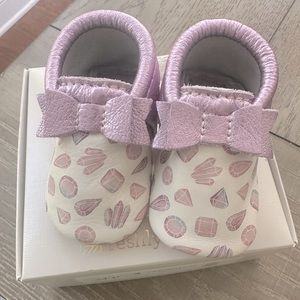 NIB Sz 3 Collector’s Item: Watercolor Crystals, Freshly Picked Bow Soft Soles